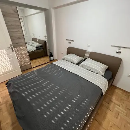 Apartment Marsovacha *